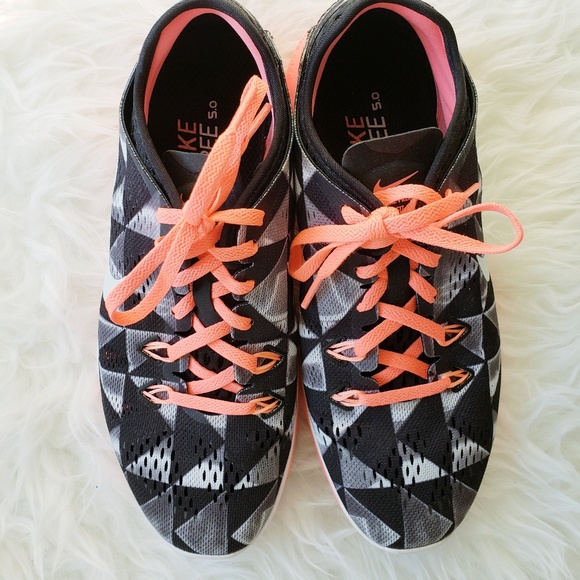 Nike Shoes - Nike free 5.0 sneakers